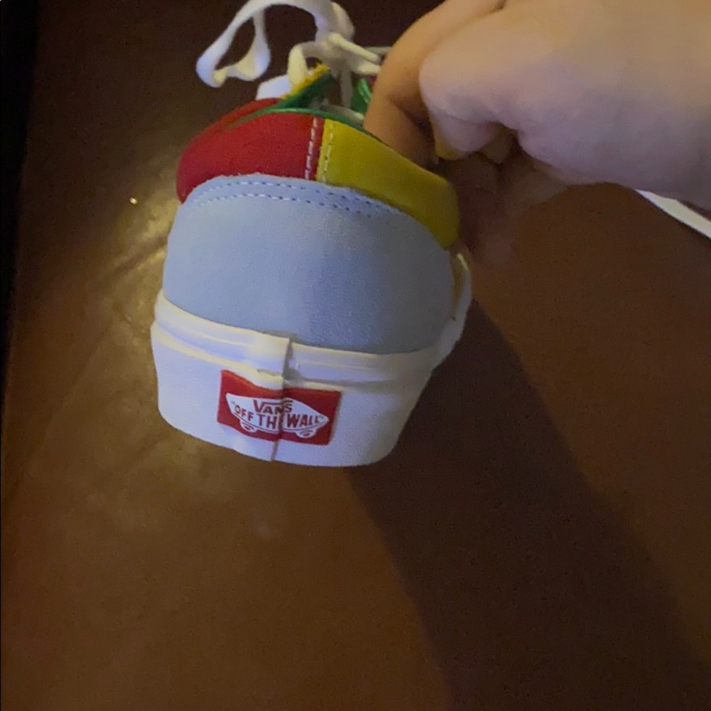 Vans - Picture 3 of 3